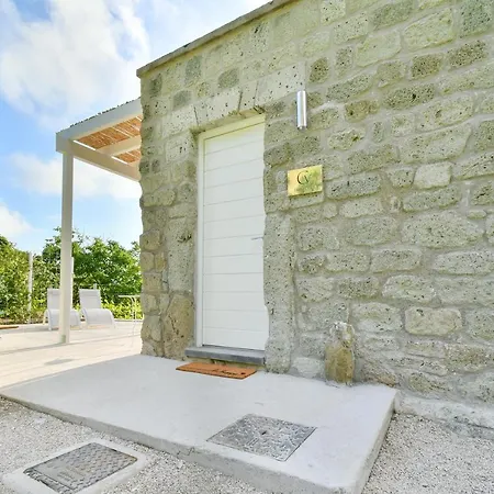 Tenuta C'est La Vie 2*